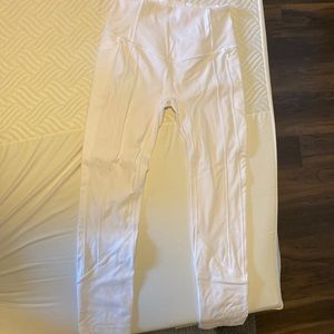 size 4 womens white lulu lemon leggings
